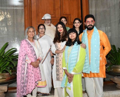 Mamata Banerjee visits Bachchans at their Mumbai house, ties rakhi to Big B