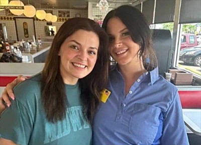 Lana Del Rey spotted serving customers at Waffle House in Alabama, fans confused