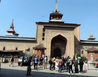 Jammu and Kashmir: Friday congregational prayers disallowed again at historic Jamia Masjid in Srinagar