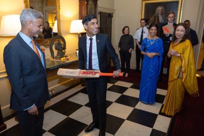 Jaishankar gifts UK PM Rishi Sunak Lord Ganesha's statue, Kohli-signed cricket bat on Diwali