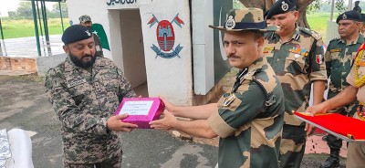 Independence Day: BSF, Pakistani Rangers exchange sweets on border