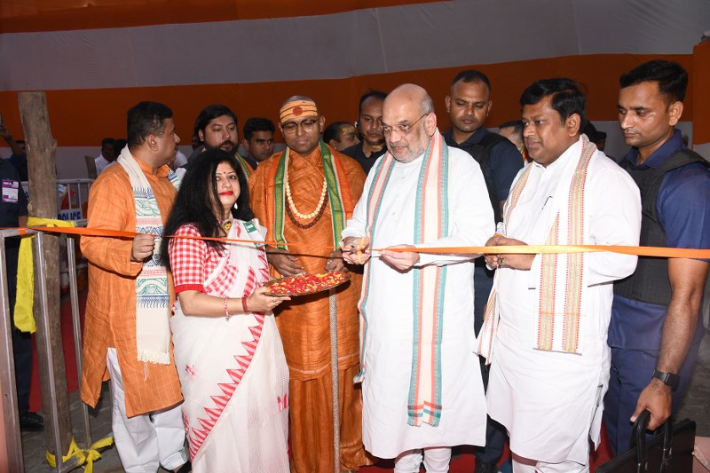 Amit Shah inaugurates Ram Temple-themed Durga Puja pandal in Kolkata