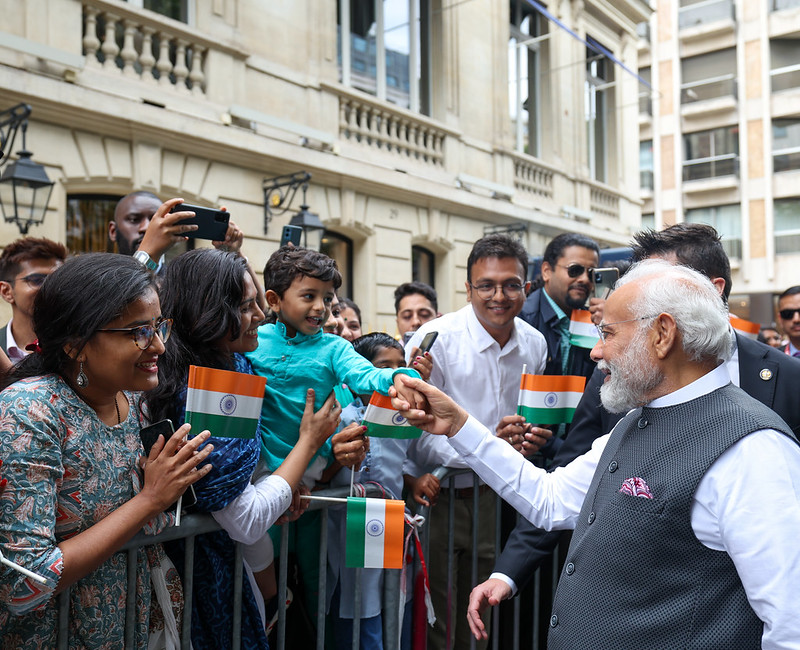 PM Modi receives ceremonial welcome on his arrival at Paris airport
