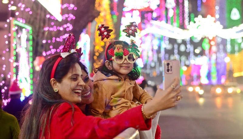 Glimpses of Christmas celebrations in Kolkata