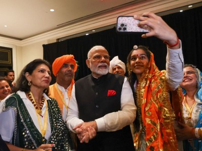 PM Modi arrives in New York, receives grand welcome from Indian diaspora