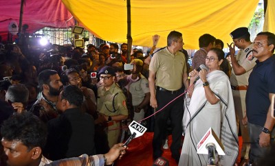 RG Kar deadlock: Junior doctors to meet Mamata Banerjee at her residence, protesters demand 'transparency'