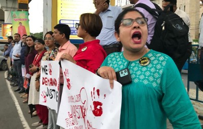 RG Kar protests: Kolkata witnesses 14-km-long human chain by doctors; citizens join them in solidarity