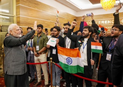 BRICS: Narendra Modi receives warm welcome from Indian diaspora members in Kazan 