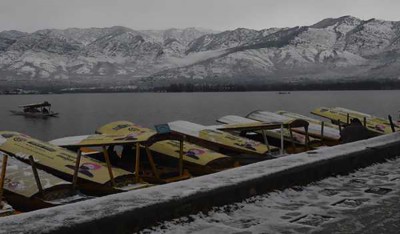 Kashmir continues to struggle with cold wave