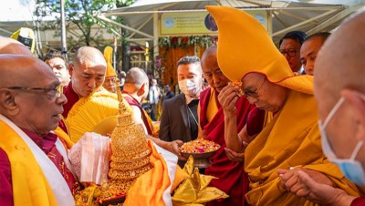 Taiwanese devotees attend Dalai Lama's session in India