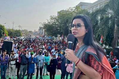 Mahua Moitra's Kolkata residence raided by CBI in cash-for-query case