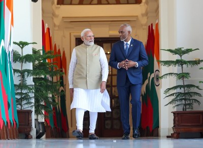 Prime Minister Narendra Modi accepts invitation to visit Maldives next year