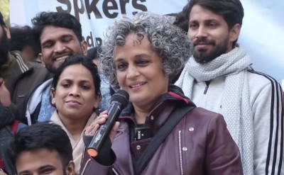 Delhi LG approves prosecution of Arundhati Roy, Sheikh Showkat Hussain in 2010 provocative speech case