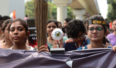 RG Kar: Junior doctors' dharna outside Swasthya Bhavan enters fourth day as stalemate continues