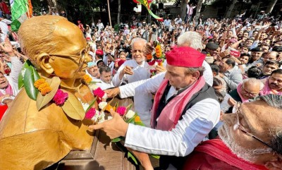 Akhilesh Yadav slams BJP after he was denied permission to garland JP Narayan's statue