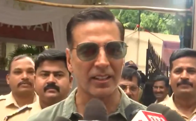 Lok Sabha polls: Akshay Kumar votes in Mumbai, says 'I want my India to be developed and strong'