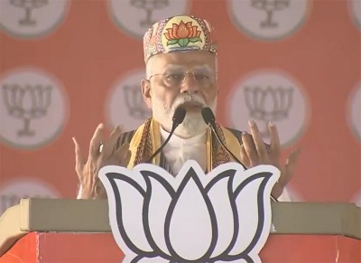 Lalu Yadav tried to save those responsible for Godhra carnage: PM Modi in Bihar rally