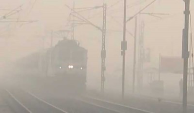 Dense fog engulfs parts of North India, 28 trains running behind schedule