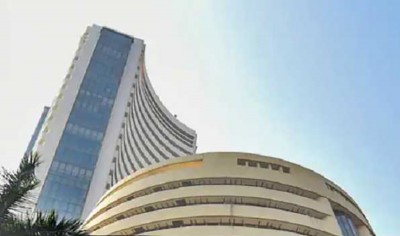 Equity market witnesses bloodbath, Sensex drops 1628.01 pts