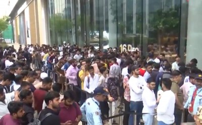 Apple stores in Delhi and Mumbai draw massive crowd as iPhone 16 series now on sale