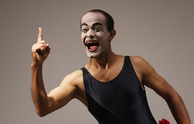 Mime artists captivate Kolkata audience on World Hearing Day