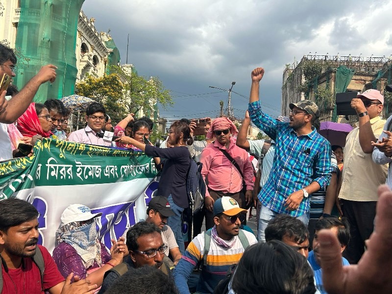 Jobless teachers demonstrate across Kolkata