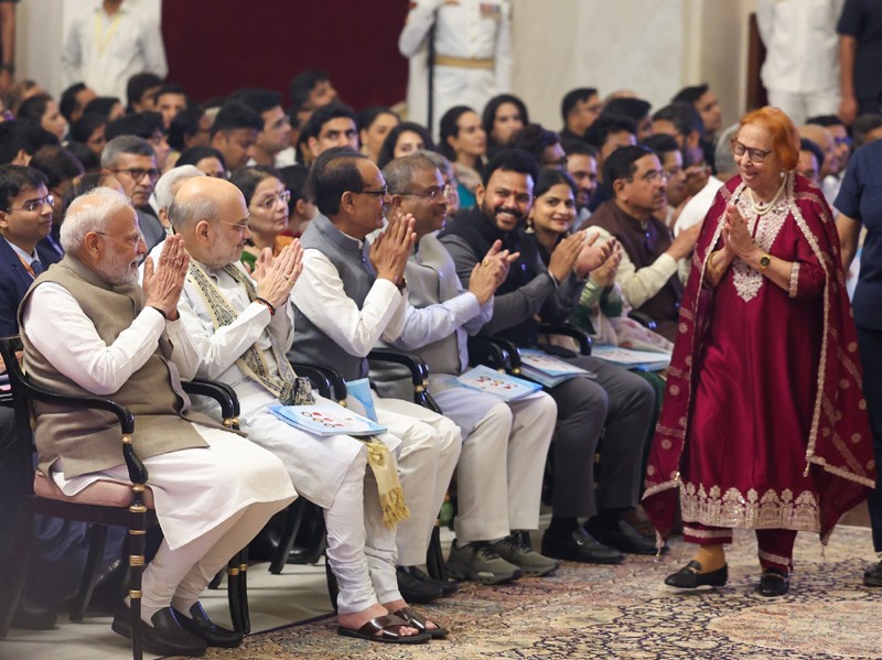 In Images: President Murmu presents 2025 Padma Awards at Rashtrapati Bhavan