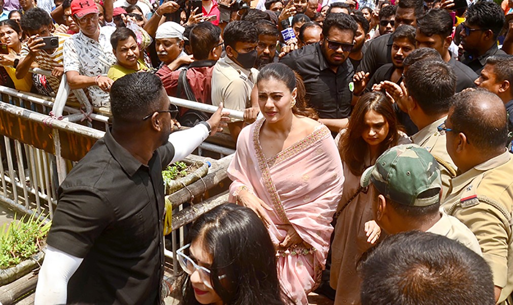In Images: Kajol visits Kolkata's Dakshineswar Temple promoting her upcoming film Maa