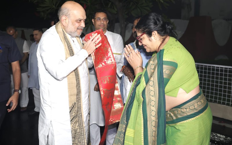 In Images: Amit Shah welcomed by West Bengal BJP leaders as he arrives in Kolkata