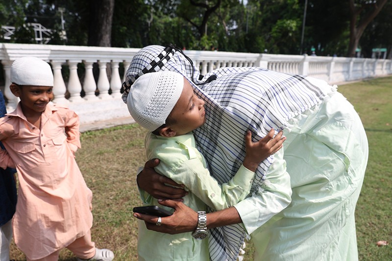 Muslims offer prayers on Eid al-Adha in Kolkata