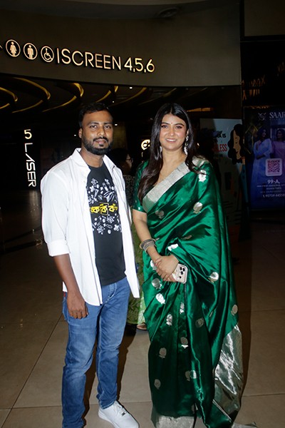 In Images: Premiere of Bengali film Onko Ki Kothin