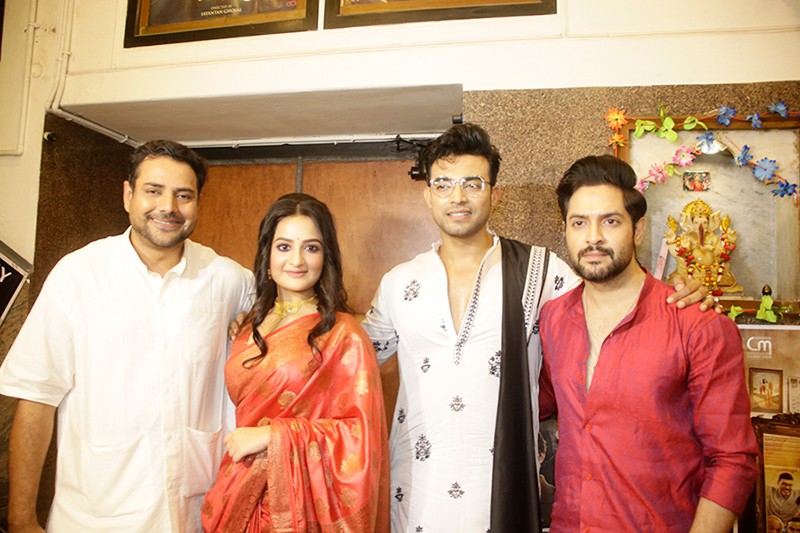 In Images: Premiere of Vikram Chatterjee, Devlina Kumar starrer Bengali film Raas