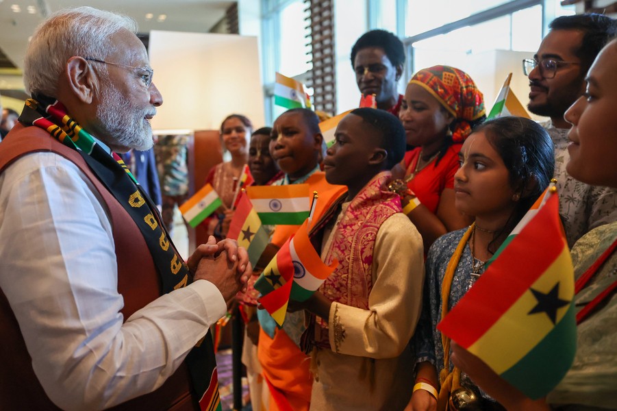 In Images: PM Modi welcomed by Indian diaspora in Ghana