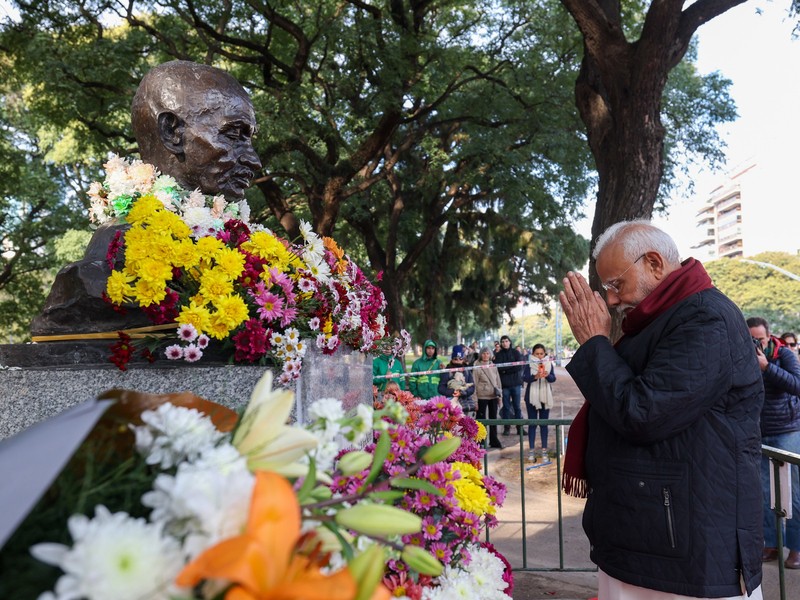 In Images: PM Modi pays homage to statues of Mahatma Gandhi and Rabindranath Tagore in Buenos Aires