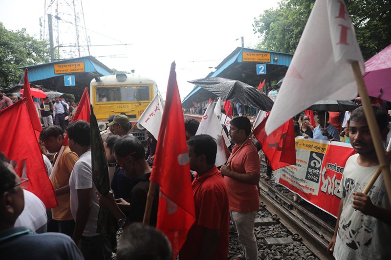 In Images: Bharat Bandh called by 10 trade unions