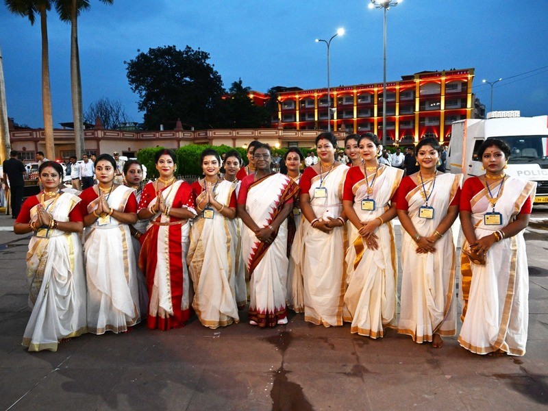 In Images: Prez Murmu attends AIIMS Kalyani convocation, visits Dakshineswar Temple