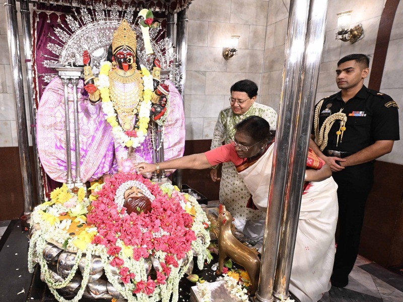 In Images: Prez Murmu attends AIIMS Kalyani convocation, visits Dakshineswar Temple