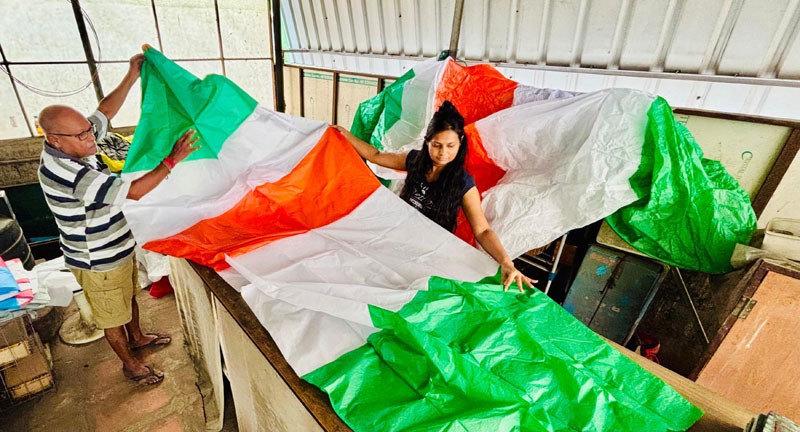 Kolkata man making tri-colour jumbo sky lanterns ahead of Independence Day