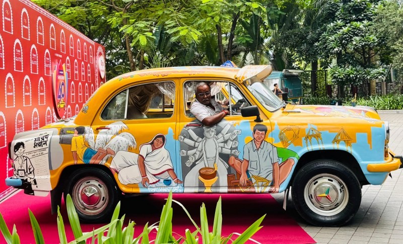 In Images: Asian Paints Marks 40 Years of Sharad Shamman with Yellow Taxi Project in Kolkata
