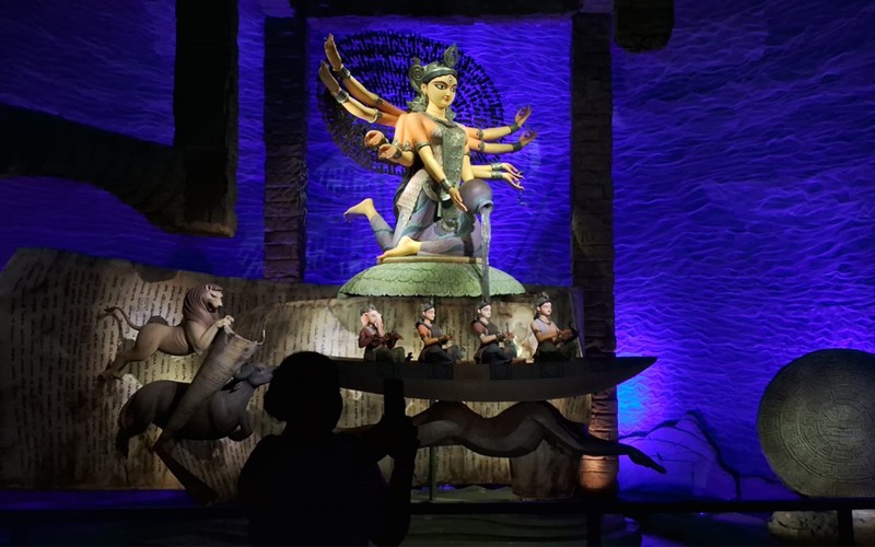 In Images: "Srotoswini": A Timeless Voyage at Chorbagan Sarbojanin Durga Puja