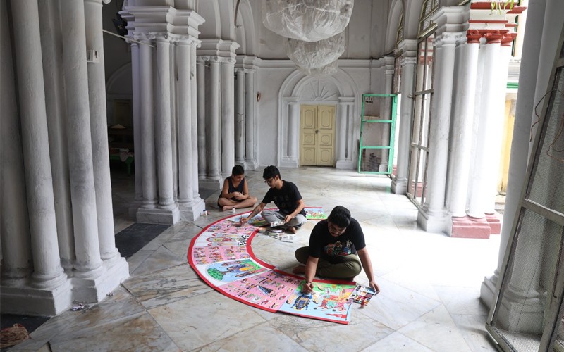 In Images: Kolkata's 260-Year-Old Baishnab Das Mullick Bari prepares for Durga Puja