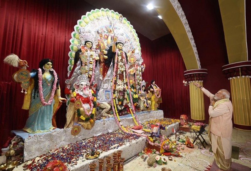 In Images: PM Modi Visits CR Park Durga Puja Pandal in Delhi on Ashtami