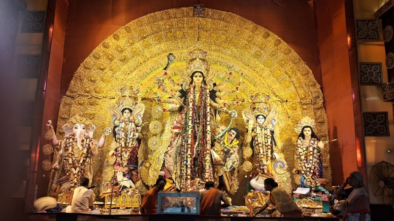 In Images: Glimpses of Durga Puja across Kolkata