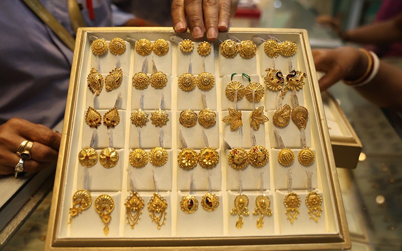 In Images: Kolkata jewellers see festive rush on Dhanteras