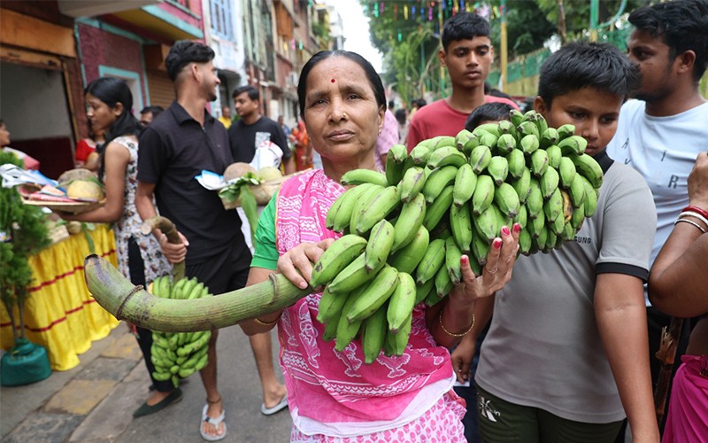 In Images: Devotees Gear Up for Chhath Puja in Kolkata
