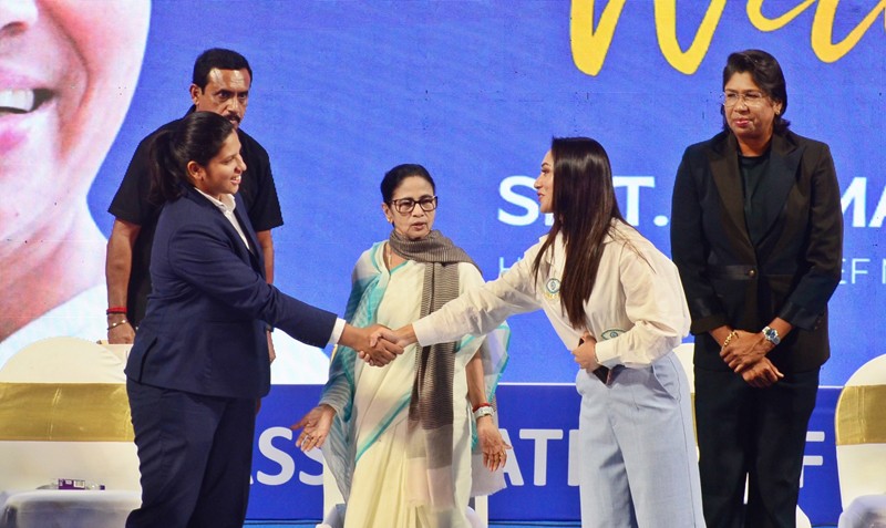 In Images: From cheers to honours — Kolkata hails World Cup hero Richa Ghosh at Eden Gardens