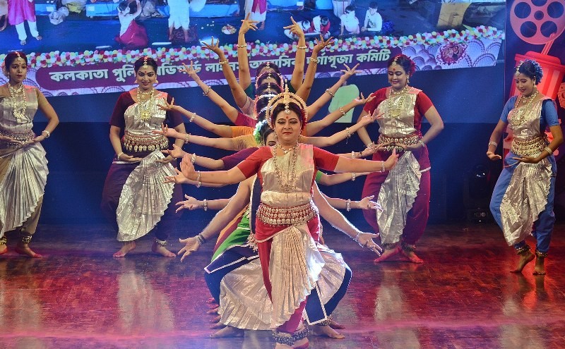 In Images: Mamata Banerjee, Dev, Shantanu Moitra grace KIFF 2025 closing ceremony