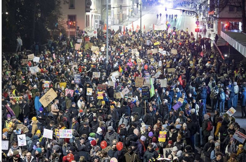 Protests against the founding meeting of the new AfD youth organization were held in Giessen already early in the morning.