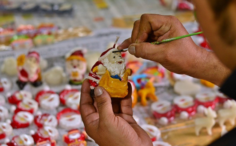 Kolkata wax artist Tuhin Mukherjee brings Santa Claus to life ahead of Christmas