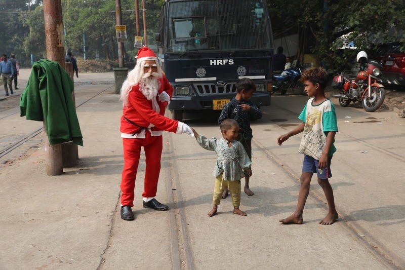 In Images: Santa greets children in Kolkata